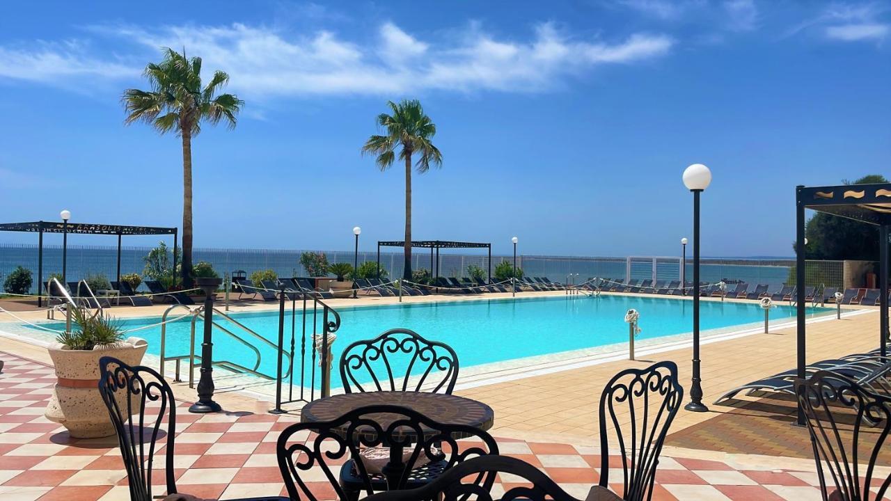 Apulia Hotel Taranto Ara Solis Lido Azzurro Exterior photo