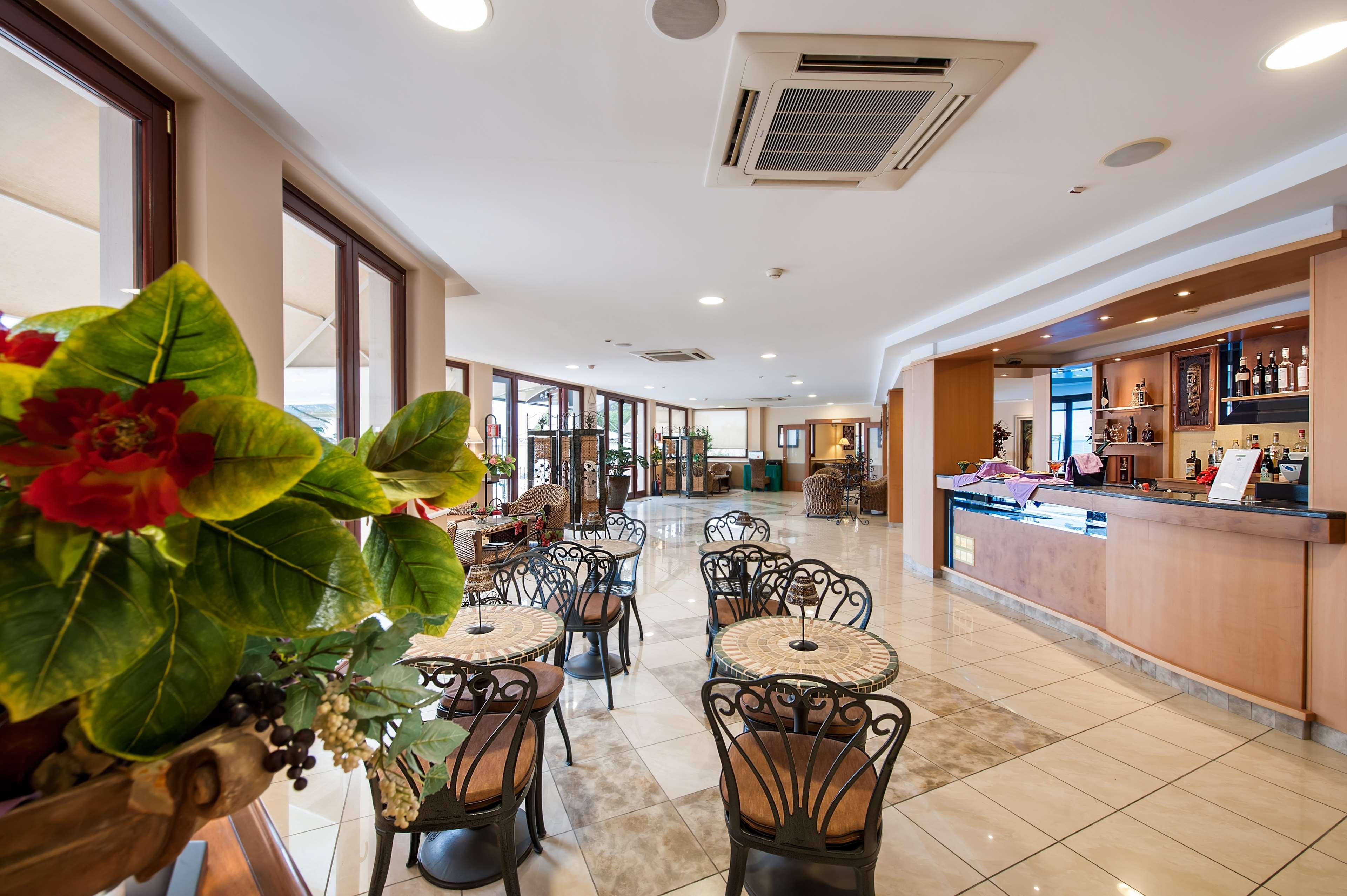 Apulia Hotel Taranto Ara Solis Lido Azzurro Exterior photo